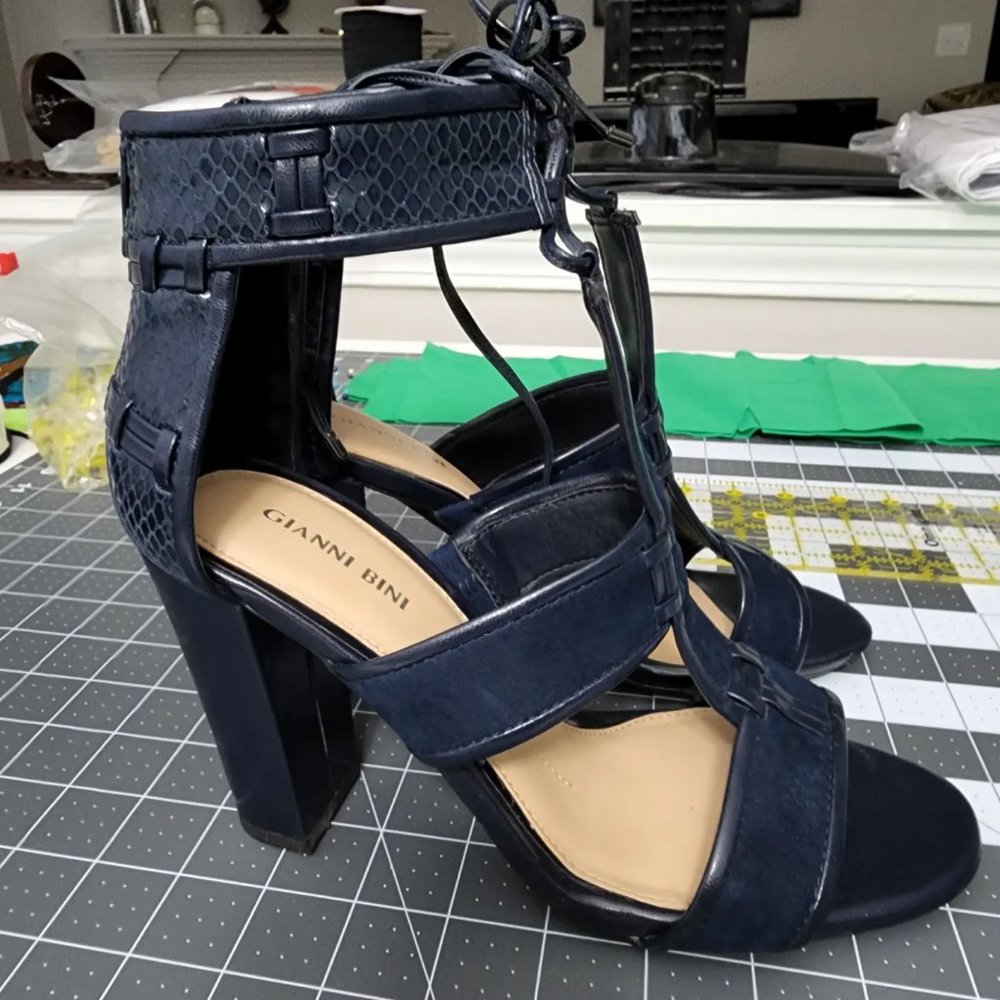 Navy leather Gianni Bini gladiator sandals/heels